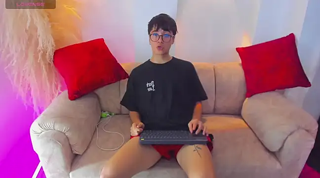 Snapshot of liam_orion chatting on March 19, 8:22 pm liam orion online show from March 19, 8:22 pm