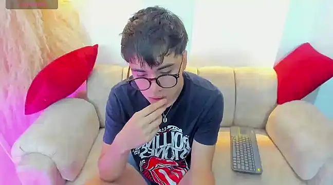 Snapshot of liam_orion chatting on March 22, 9:53 pm liam orion online show from March 22, 9:53 pm