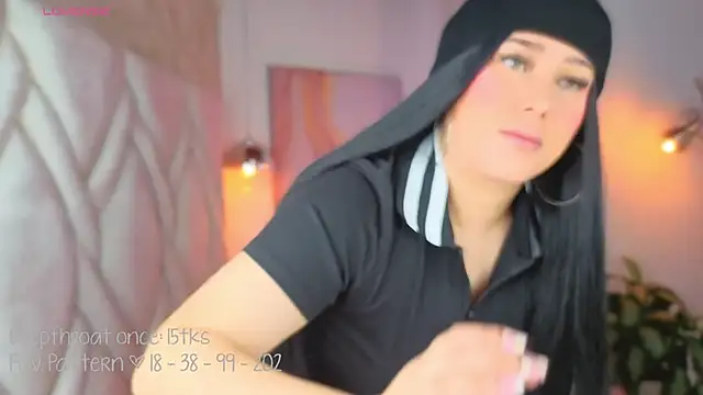 Snapshot of Leaa_Cox chatting on November 15, 3:15 am Leaa Cox online show from November 15, 3:15 am