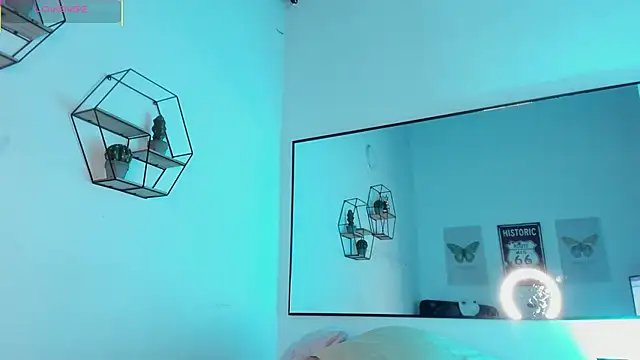 Snapshot of Little_Lau1 chatting on November 18, 10:03 pm Little Lau1 online show from November 18, 10:03 pm