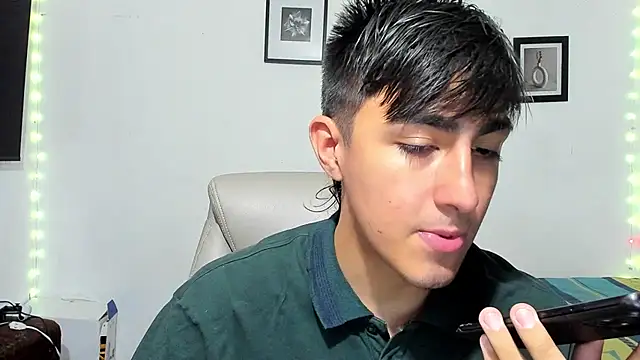 Snapshot of babymaik chatting on October 29, 8:21 pm babymaik online show from October 29, 8:21 pm