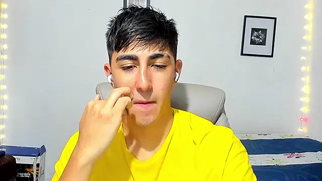 Snapshot of babymaik chatting on November 15, 5:16 am babymaik online show from November 15, 5:16 am