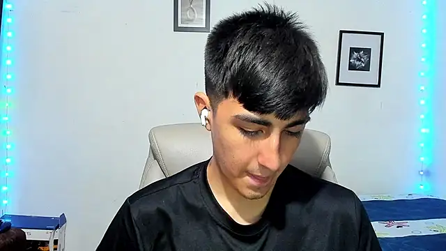 Snapshot of babymaik chatting on November 17, 5:24 am babymaik online show from November 17, 5:24 am