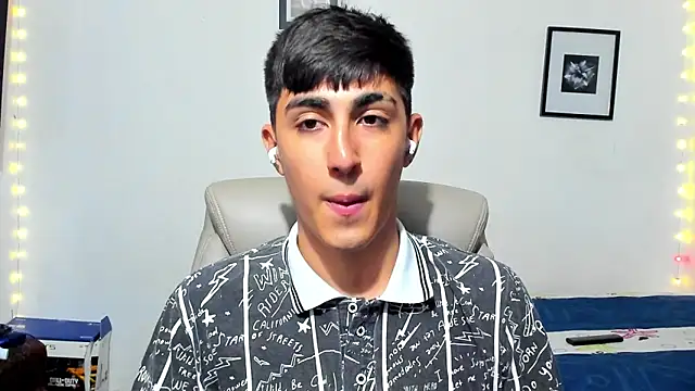 Snapshot of babymaik chatting on November 21, 5:17 am babymaik online show from November 21, 5:17 am