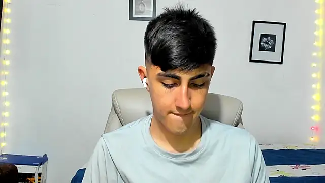 Snapshot of babymaik chatting on November 22, 5:28 am babymaik online show from November 22, 5:28 am