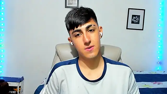 Snapshot of babymaik chatting on November 23, 5:18 am babymaik online show from November 23, 5:18 am