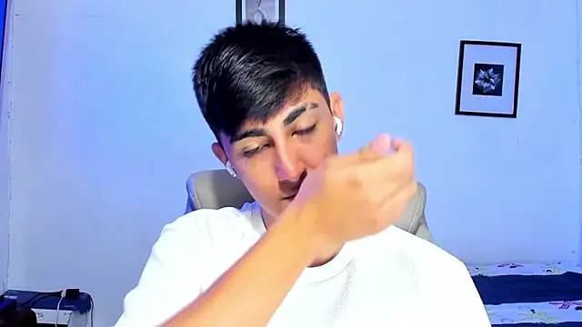 Snapshot of babymaik chatting on December 2, 1:50 pm babymaik online show from December 2, 1:50 pm