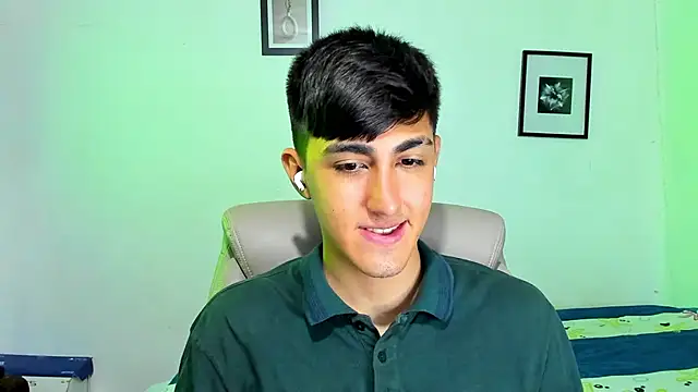 Snapshot of babymaik chatting on December 4, 7:22 pm babymaik online show from December 4, 7:22 pm