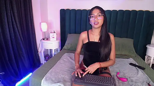 Snapshot of Tyla_Ks chatting on February 27, 10:31 pm Tyla Ks online show from February 27, 10:31 pm