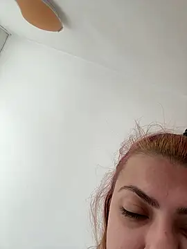 Snapshot of KittieHallo chatting on February 22, 9:45 am KittieHallo online show from February 22, 9:45 am