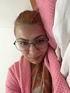 Snapshot of KittieHallo chatting on February 22, 4:51 pm KittieHallo online show from February 22, 4:51 pm