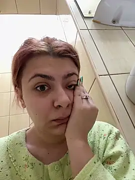 Snapshot of KittieHallo chatting on February 24, 4:05 am KittieHallo online show from February 24, 4:05 am