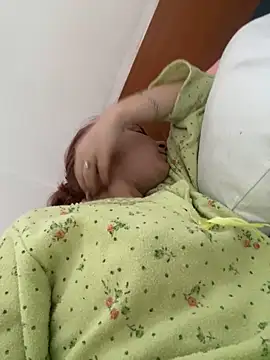 Snapshot of KittieHallo chatting on February 25, 5:52 am KittieHallo online show from February 25, 5:52 am