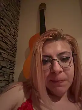 Snapshot of KittieHallo chatting on February 27, 3:37 pm KittieHallo online show from February 27, 3:37 pm