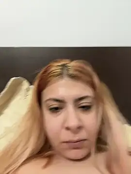 Snapshot of KittieHallo chatting on March 5, 6:01 am KittieHallo online show from March 5, 6:01 am