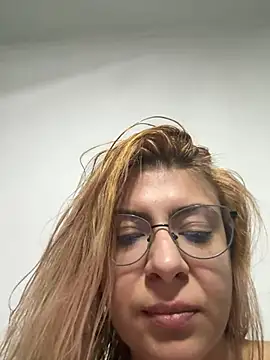 Snapshot of KittieHallo chatting on March 7, 4:44 pm KittieHallo online show from March 7, 4:44 pm