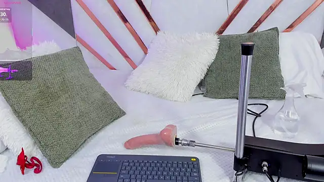 cutie sarax1 online show from September 24, 7:39 pm