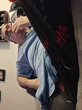 Smallone327 online show from April 6, 4:10 am