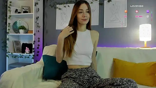 Snapshot of EmilaMills chatting on February 26, 11:04 pm EmilaMills online show from February 26, 11:04 pm