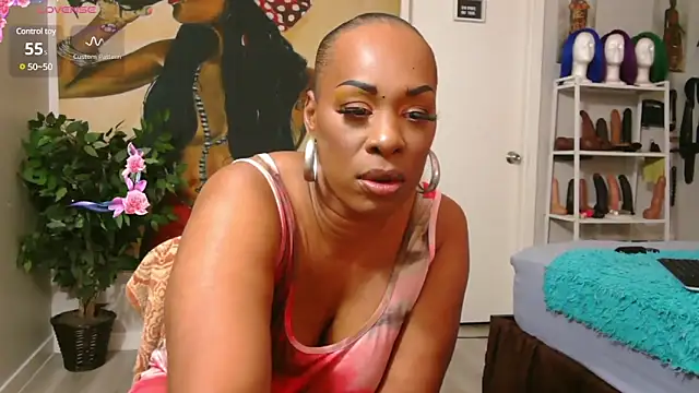 Snapshot of Queenanitadix chatting on January 29, 7:32 pm Queenanitadix online show from January 29, 7:32 pm