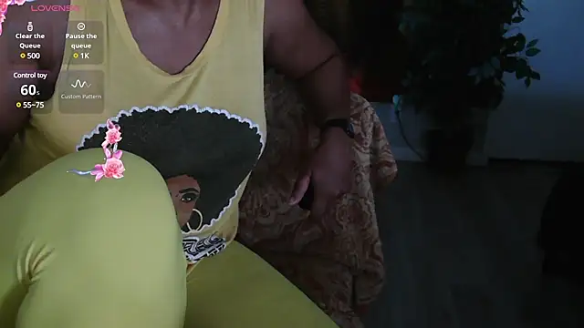 Snapshot of Queenanitadix chatting on February 3, 12:04 am Queenanitadix online show from February 3, 12:04 am