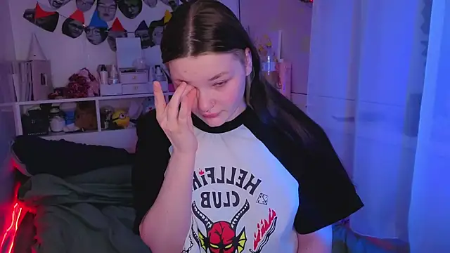 milliedoll online show from December 19, 3:02 am