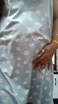 Snapshot of IND9876 chatting on February 25, 5:19 am IND9876 online show from February 25, 5:19 am