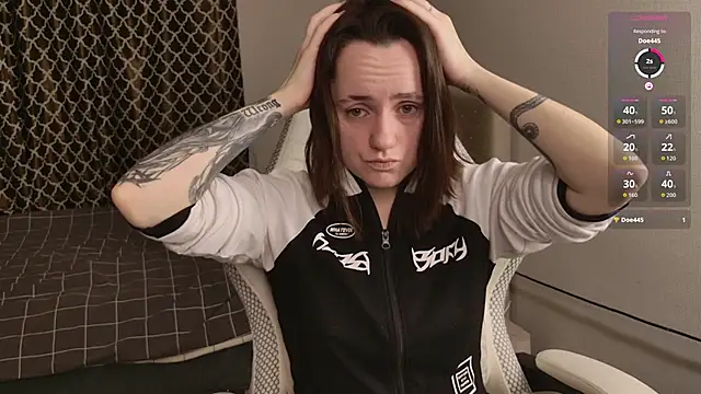 Snapshot of Luna_Loveee chatting on November 14, 4:33 am Luna Loveee online show from November 14, 4:33 am