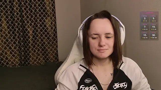 Snapshot of Luna_Loveee chatting on November 17, 3:23 am Luna Loveee online show from November 17, 3:23 am