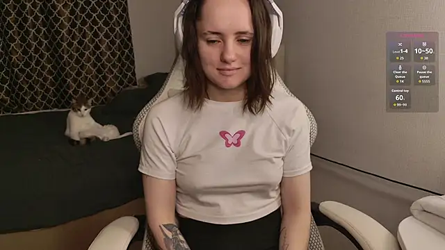 Snapshot of Luna_Loveee chatting on November 22, 4:11 am Luna Loveee online show from November 22, 4:11 am