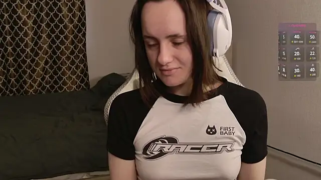 Snapshot of Luna_Loveee chatting on November 25, 5:18 am Luna Loveee online show from November 25, 5:18 am