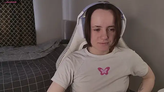 Luna Loveee online show from April 16, 6:58 am