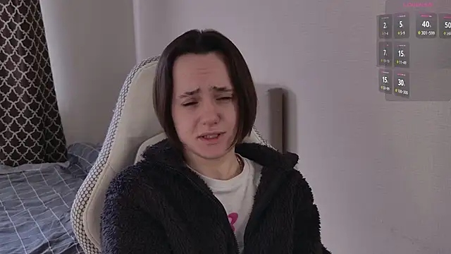 Luna Loveee online show from April 23, 5:30 am