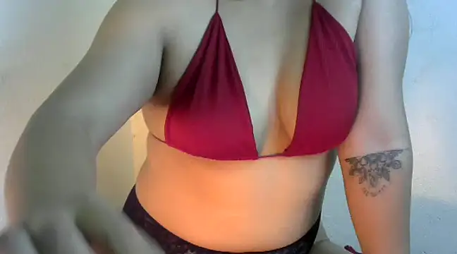 Snapshot of rosay_rosee chatting on February 22, 3:25 pm rosay rosee online show from February 22, 3:25 pm