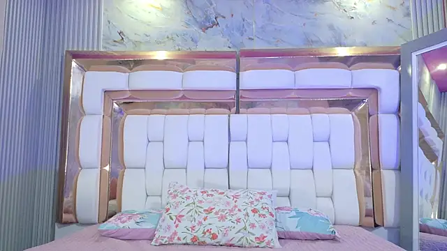 innocenthazel online show from February 13, 3:13 am