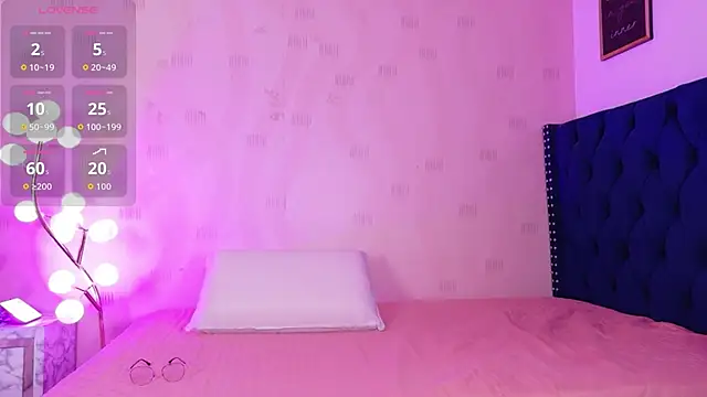 innocenthazel online show from April 15, 3:02 am