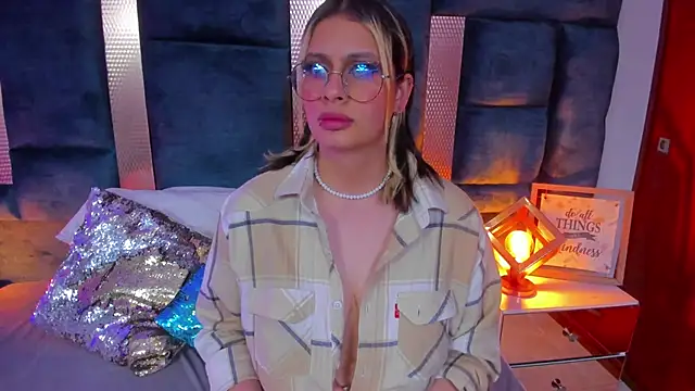 SteffyMontes online show from March 2, 9:43 pm