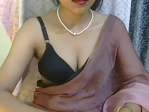Snapshot of Cute_Pihu01 chatting on July 17, 9:19 pm Cute Pihu01 online show from July 17, 9:19 pm