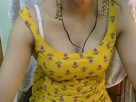 Snapshot of Cute_Pihu01 chatting on July 29, 6:28 pm Cute Pihu01 online show from July 29, 6:28 pm
