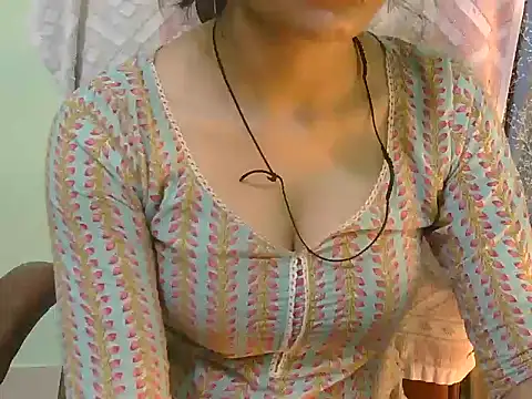 Snapshot of Cute_Pihu01 chatting on August 5, 7:28 pm Cute Pihu01 online show from August 5, 7:28 pm