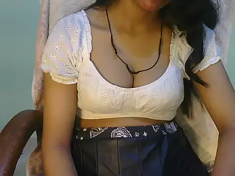 Snapshot of Cute_Pihu01 chatting on August 6, 7:49 pm Cute Pihu01 online show from August 6, 7:49 pm