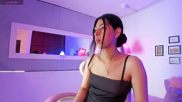 Cassie bloom online show from November 18, 4:22 pm