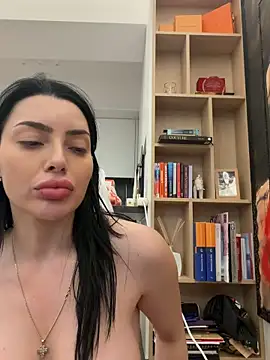 Snapshot of Mia_Splash chatting on May 19, 4:02 pm Mia Splash online show from May 19, 4:02 pm