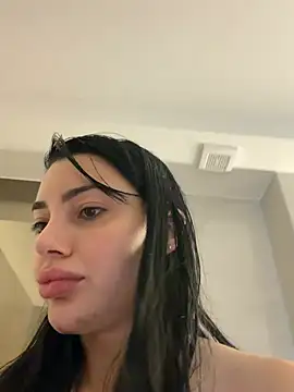 Snapshot of Mia_Splash chatting on June 1, 10:50 am Mia Splash online show from June 1, 10:50 am