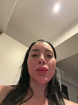 Snapshot of Mia_Splash chatting on June 4, 4:35 pm Mia Splash online show from June 4, 4:35 pm
