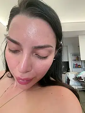 Snapshot of Mia_Splash chatting on July 28, 4:39 pm Mia Splash online show from July 28, 4:39 pm