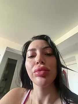 Snapshot of Mia_Splash chatting on July 31, 8:58 am Mia Splash online show from July 31, 8:58 am