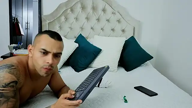 Bastiandelux online show from October 9, 11:36 pm