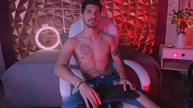 AlejandroStormm online show from March 12, 6:18 am