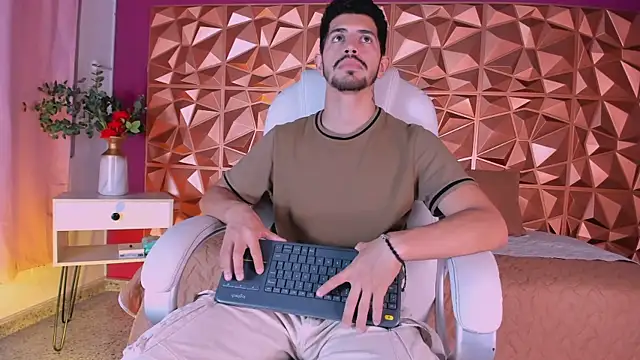 AlejandroStormm online show from March 14, 9:21 pm